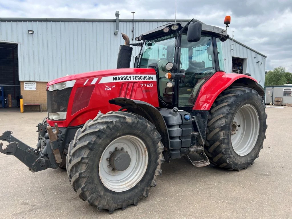 2017 Massey Ferguson 7720 Dyna-VT Tractor for sale in Littleport, Cambridgeshire