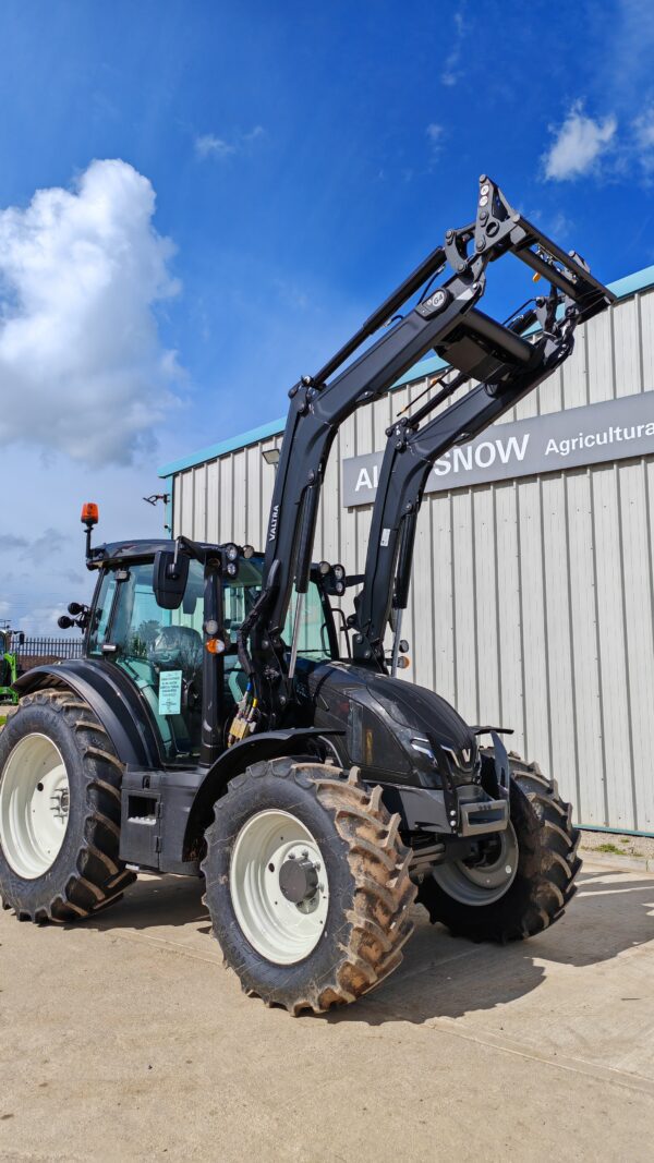Valtra tractor for sale in Tolvaddon, Camborne, Cornwall