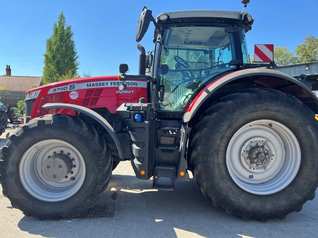 2019 Massey Ferguson tractor for sale in Littleport, Cambridgeshire — photo 4