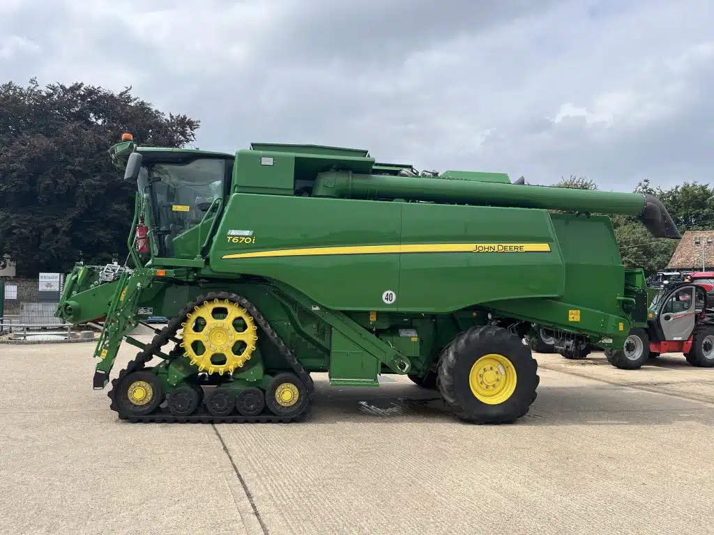 2019 John Deere combine for sale in Littleport, Cambridgeshire — photo 2