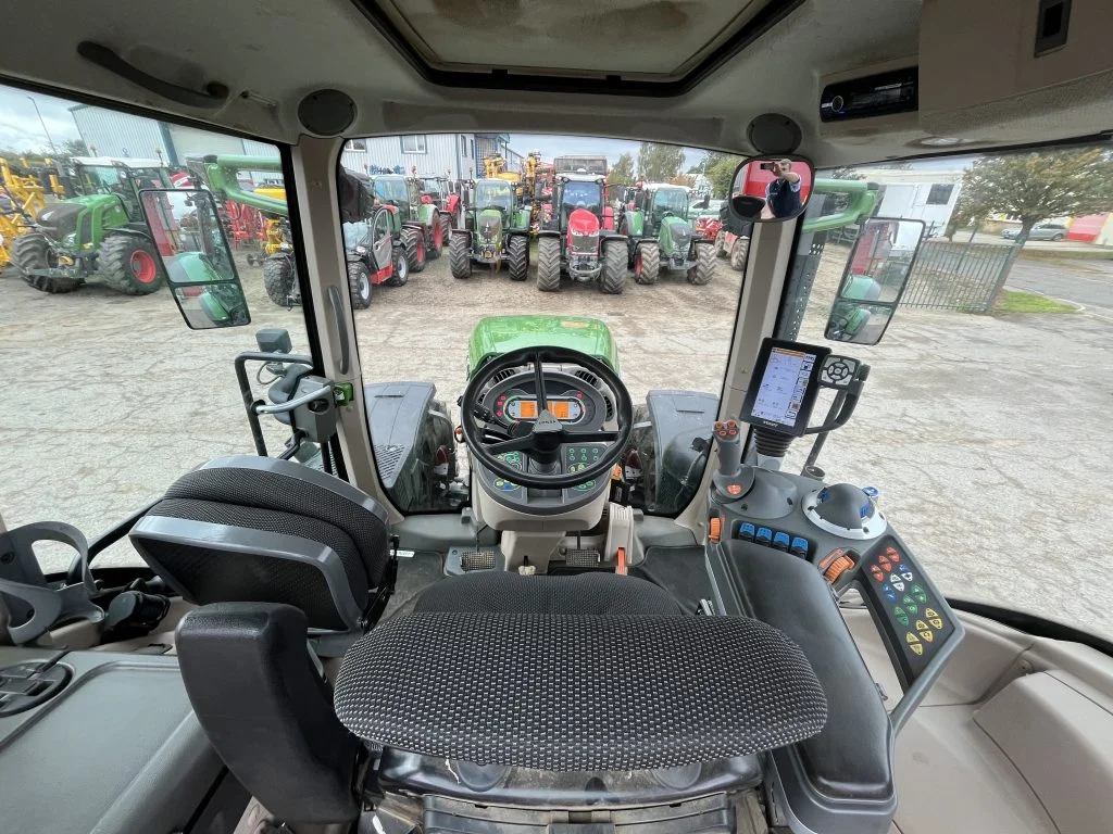 2018 Fendt tractor for sale in Littleport, Cambridgeshire — photo 9