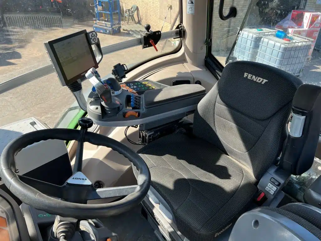 2019 Fendt tractor for sale in Littleport, Cambridgeshire — photo 9