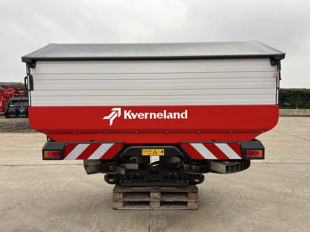 Kverneland sprayer for sale in Littleport, Cambridgeshire — photo 2