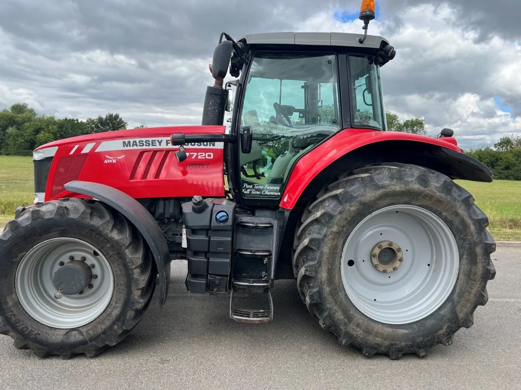 2017 Massey Ferguson tractor for sale in Littleport, Cambridgeshire — photo 4