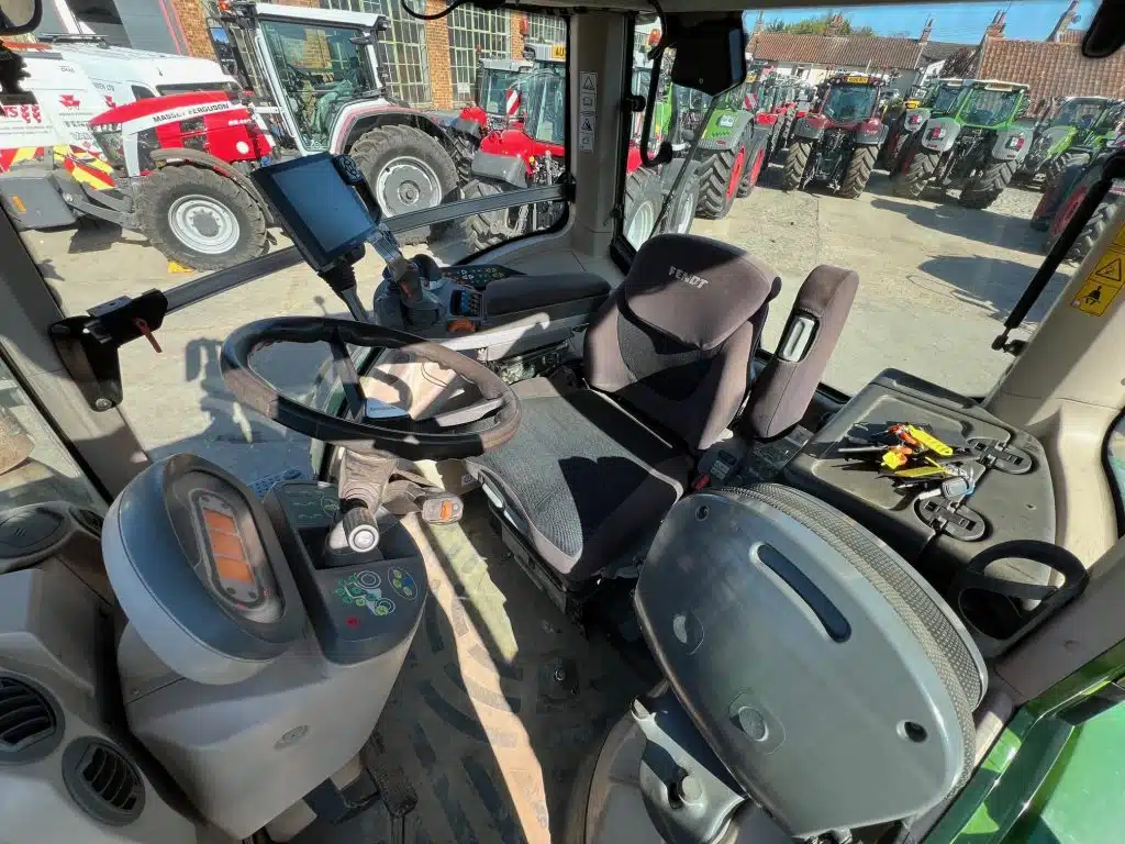 2019 Fendt tractor for sale in Littleport, Cambridgeshire — photo 9