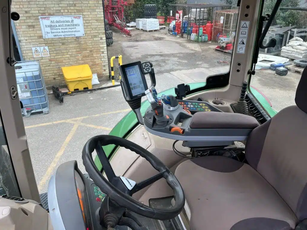 2019 Fendt tractor for sale in Littleport, Cambridgeshire — photo 9