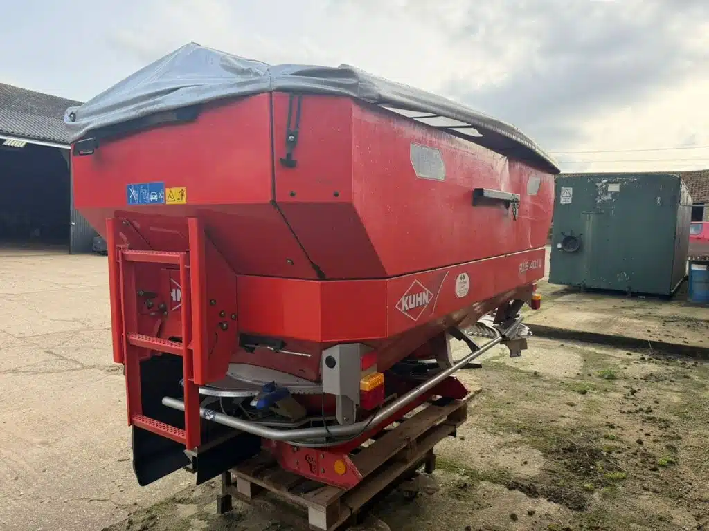 Kuhn sprayer for sale in Littleport, Cambridgeshire — photo 2