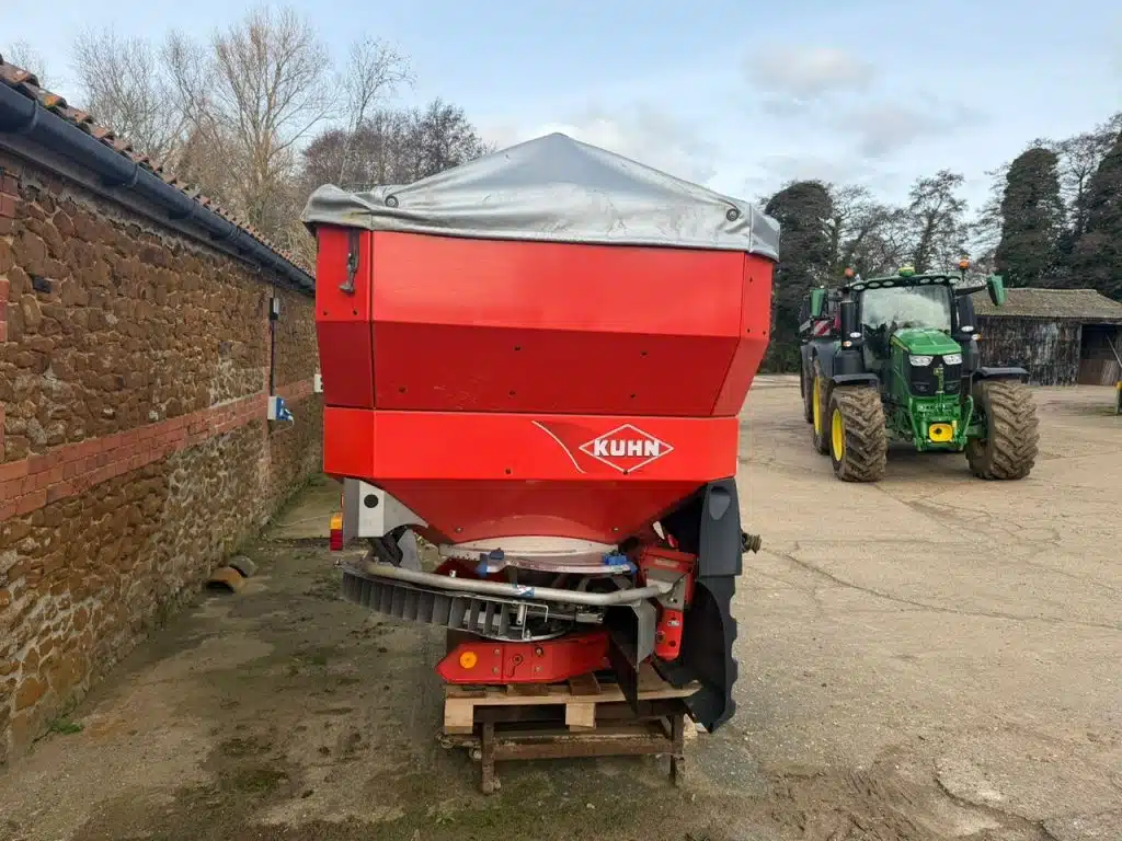 Kuhn sprayer for sale in Littleport, Cambridgeshire — photo 8
