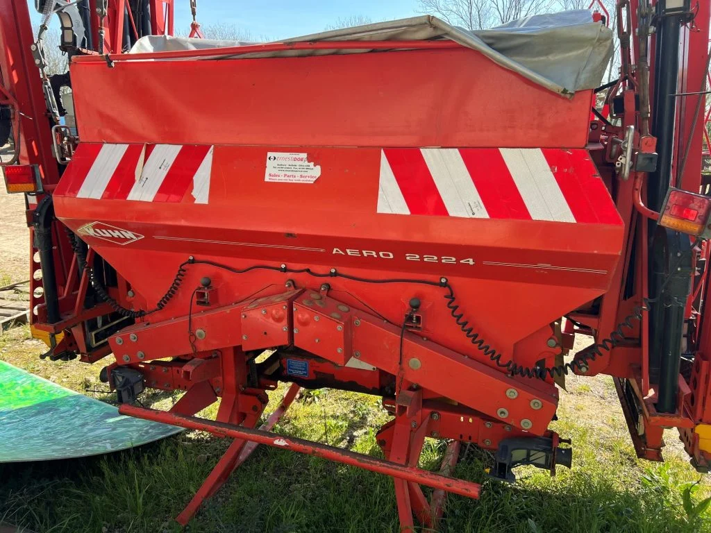 2006 Kuhn sprayer for sale in Littleport, Cambridgeshire — photo 3