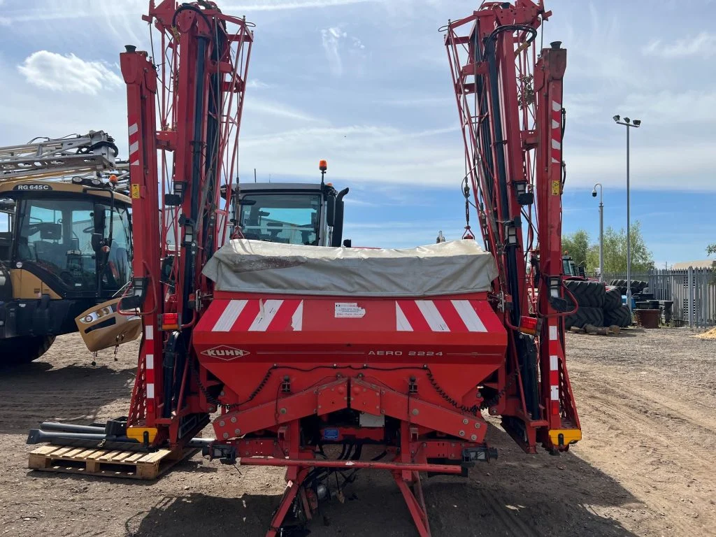 2006 Kuhn sprayer for sale in Littleport, Cambridgeshire — photo 5