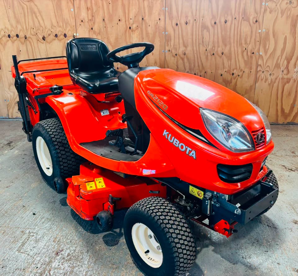 Kubota mower for sale in Thetford, Norfolk — photo 2