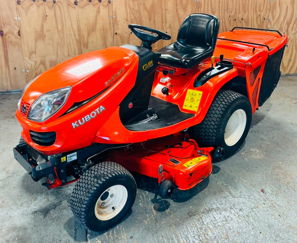 Kubota mower for sale in Thetford, Norfolk — photo 3