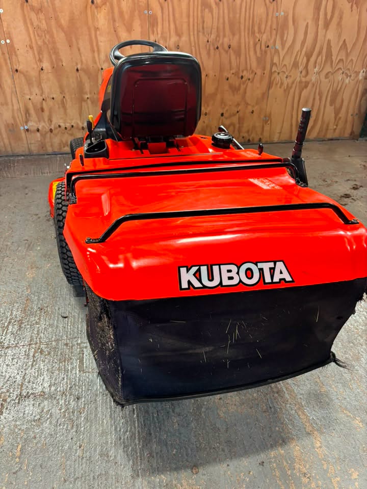 Kubota mower for sale in Thetford, Norfolk — photo 7