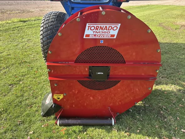 Tornado TM360 Blower tractor for sale in Thetford, Norfolk — photo 2